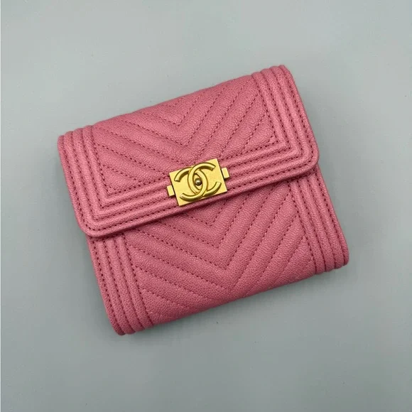 Chanel Pink Chevron Compact Boy Wallet - Picture 2 of 8